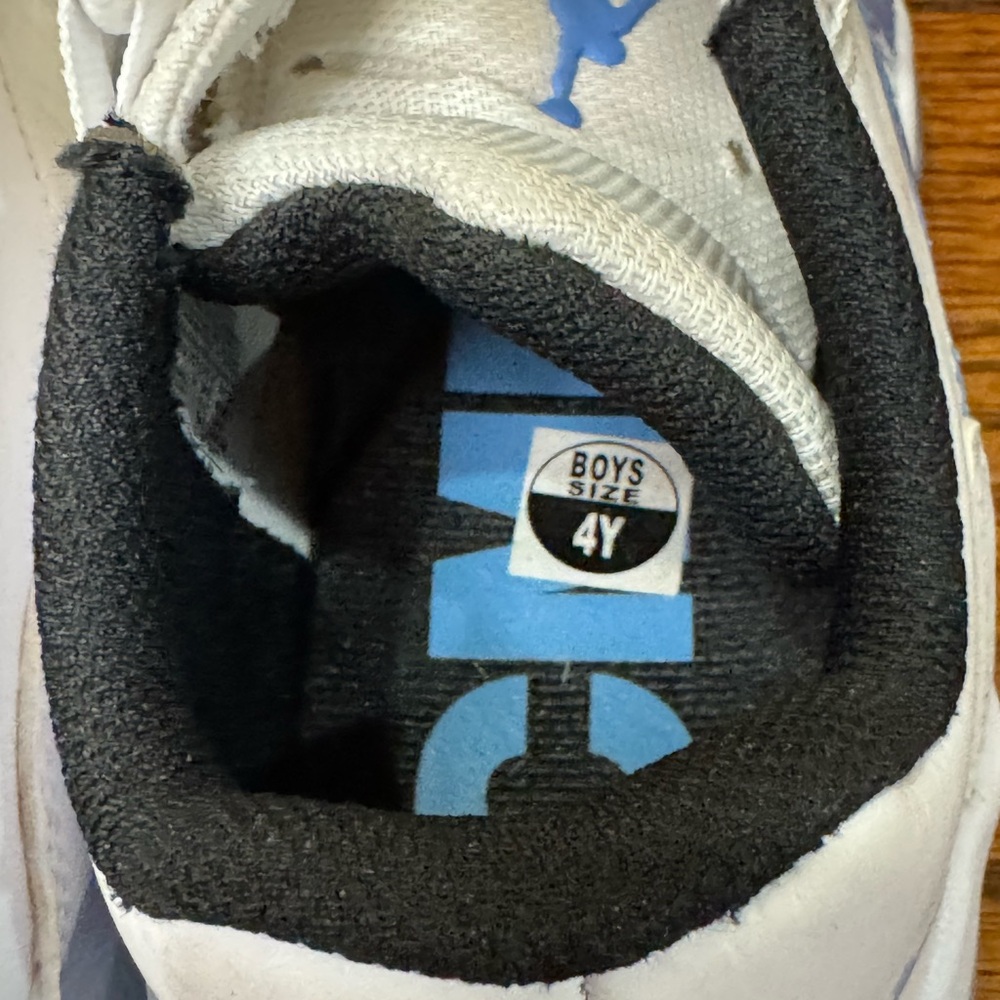 Nike Air Jordan 11 Low UNC Sneakers. Kids Size‎ 4 - Picture 11 of 13